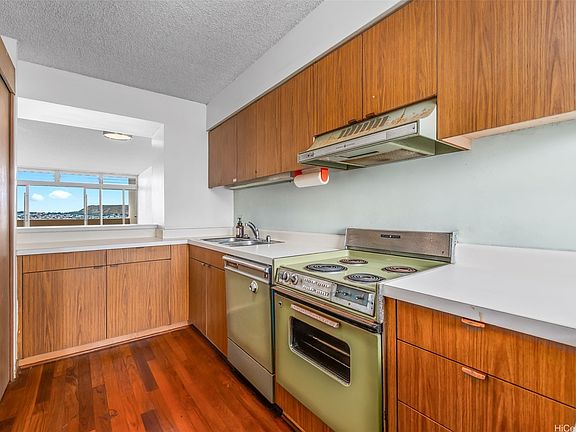 4th image of 500 University Ave APT 1436
