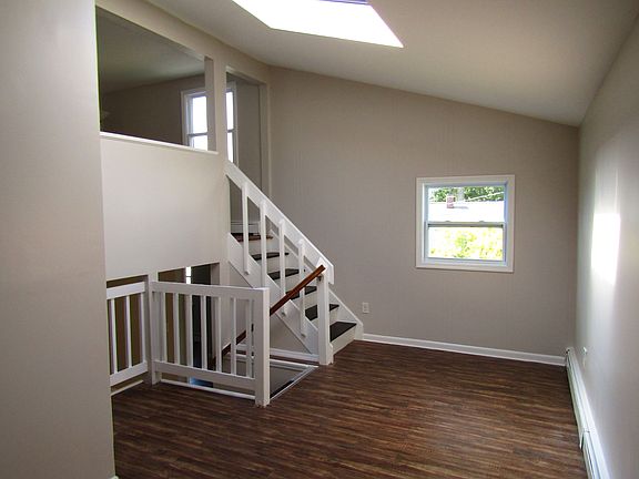4th image of 16 Imperial Dr #1