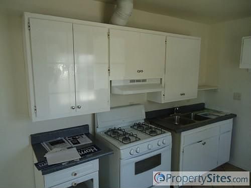 4th image of 8849 Cypress Ave