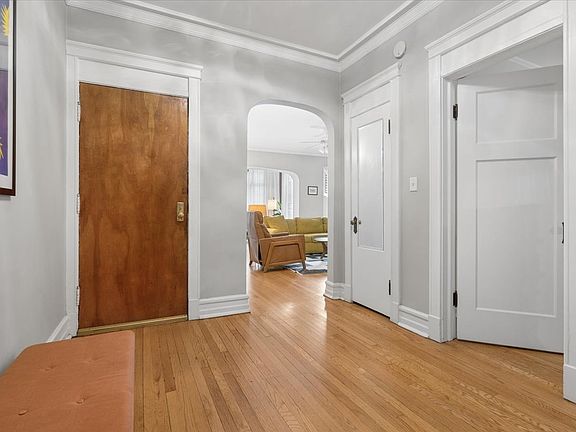 2nd image of 5522 S Everett Ave APT 1