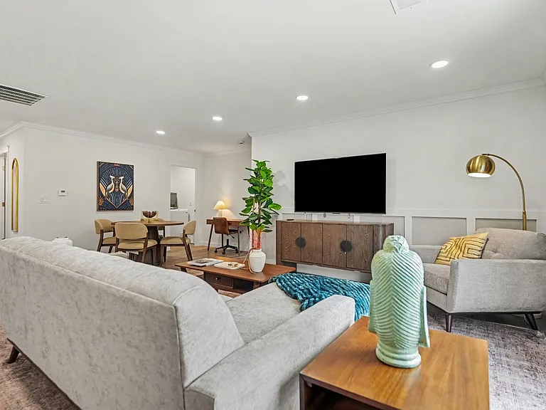 2072 Thimble Creek Dr — Photo 2