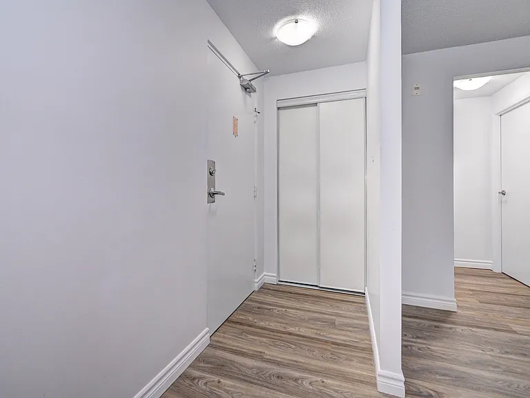 278 Kingswood Dr — Photo 10