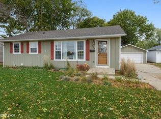 213 S Walkup Ave, Crystal Lake, IL 60014
