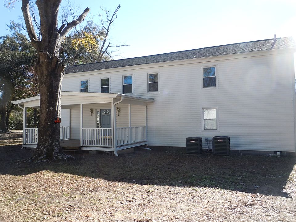 2nd image of 205 S Lewis St