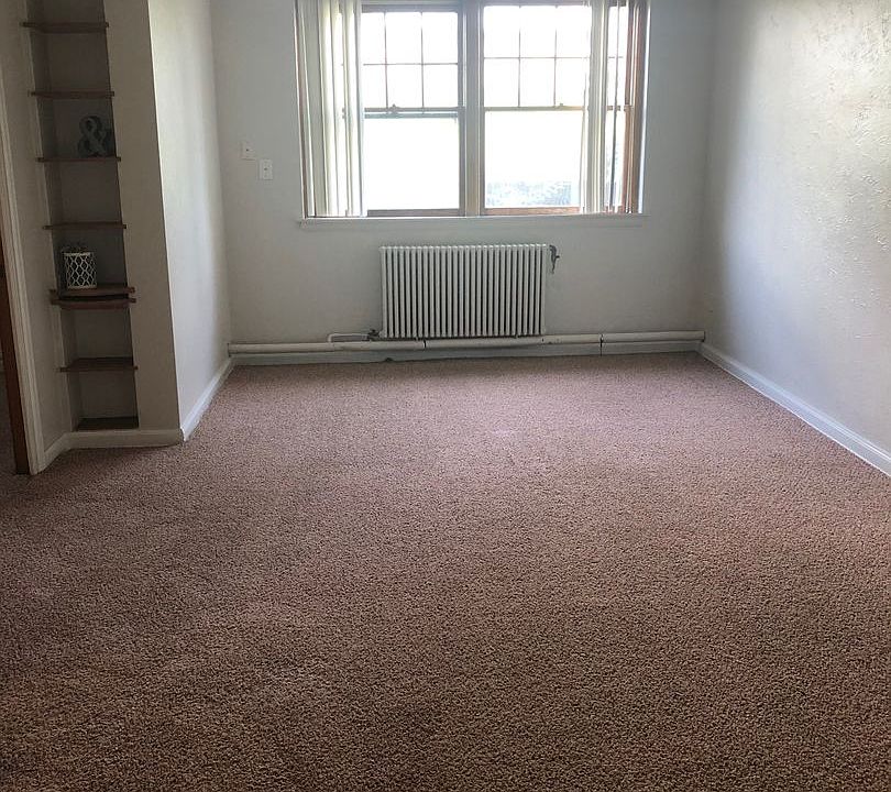 1st image of 1834 1st Ave NE APT 206