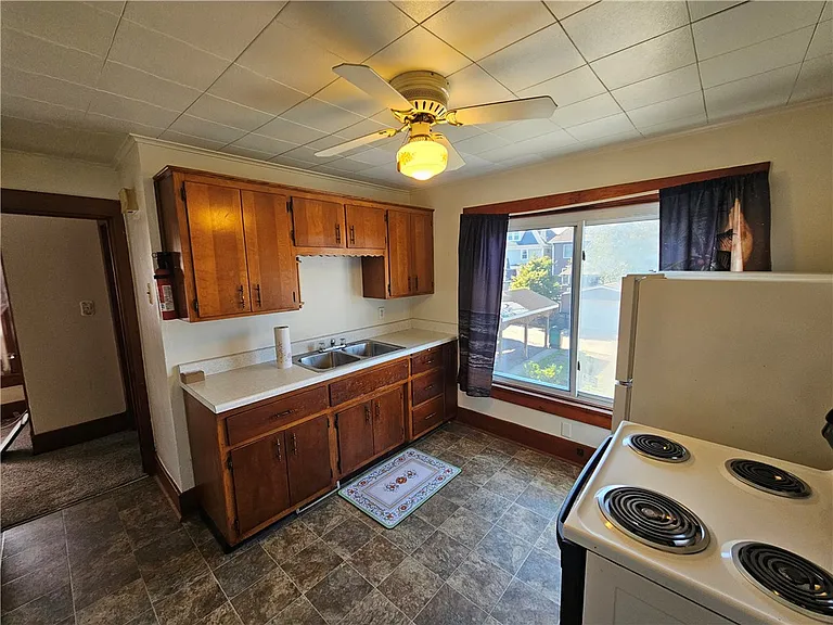 1127 Highland St #2 — Photo 7