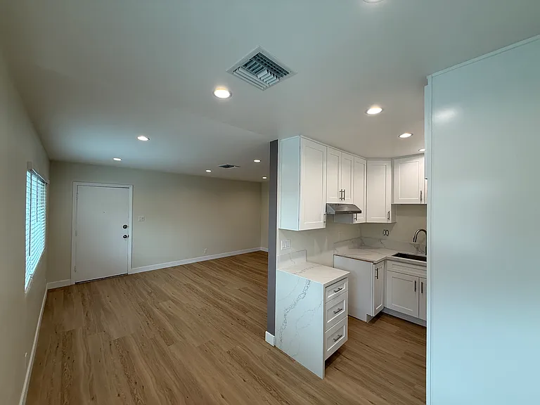 4904 Tujunga Ave #6 — Photo 6