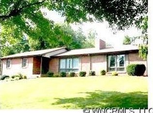 332 Dogwood Rd, Candler, NC 28715