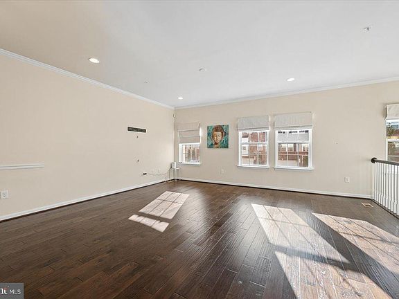 4th image of 7514 Canton Way Gln