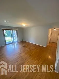 1105 N Oaks Blvd — Photo 1