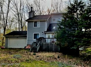 401 Snow Mass Rd, Henryville, PA 18332