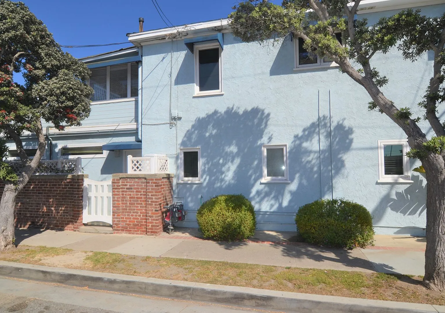 1501 Ocean Ave, SB — Photo 3