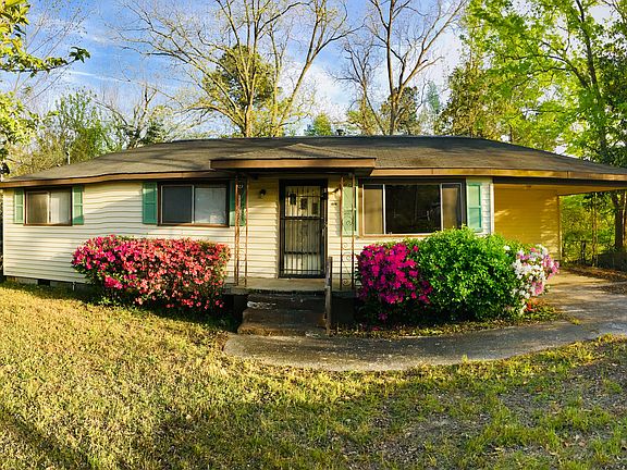 2nd image of 2466 Russell St