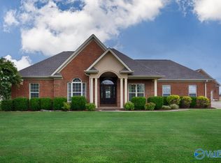 402 Vista Shores Rd, Rogersville, AL 35652