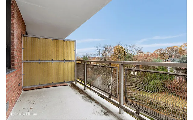 Sold by Douglas Elliman | media 44