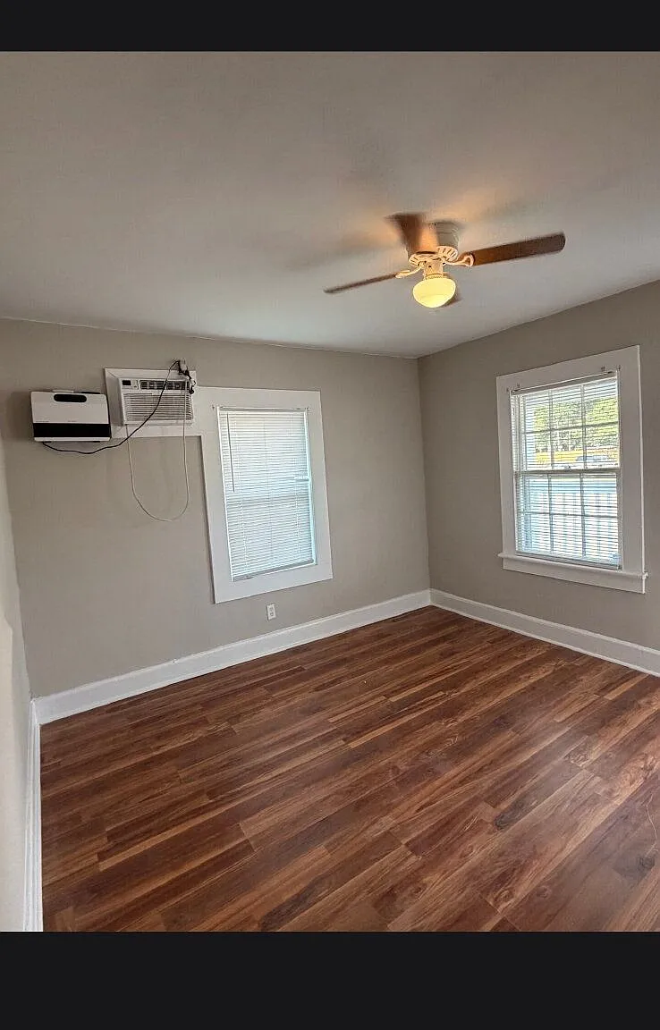 2 bed, 1.0 bath, 663 sqft, $895 — Photo 2