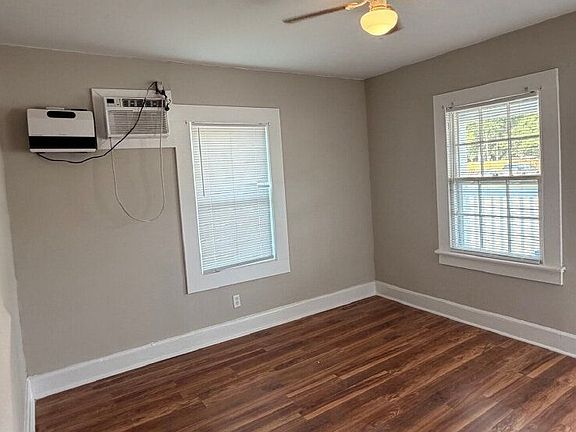 2nd image of 412A Davis St