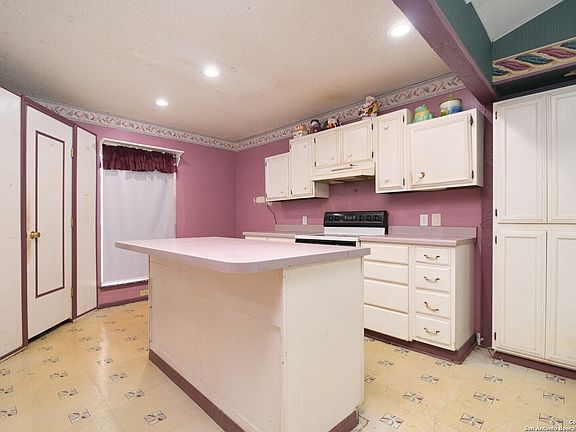 5th image of 4831 SORRENTO