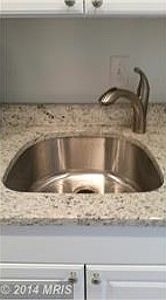 4th image of 906 W Side Dr