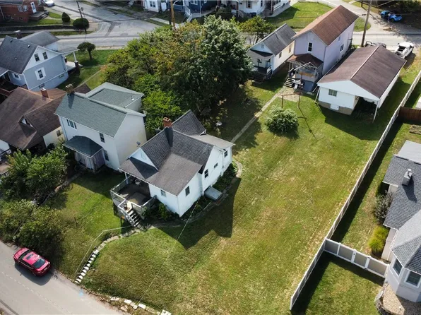 932 5th St, Charleroi, PA 15022