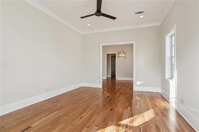 2328 Valence St #UPPER — Photo 6