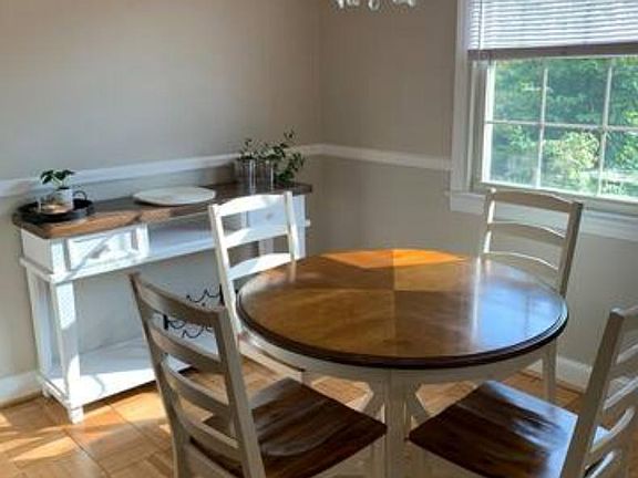 4th image of 2801 Arlington Blvd APT 202