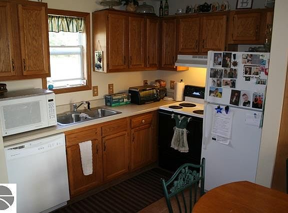3rd image of 6299 Sunset Dr