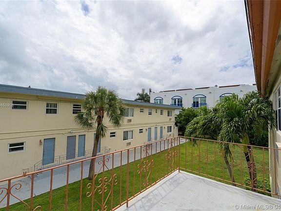 3rd image of 10150 E Bay Harbor Dr APT 4
