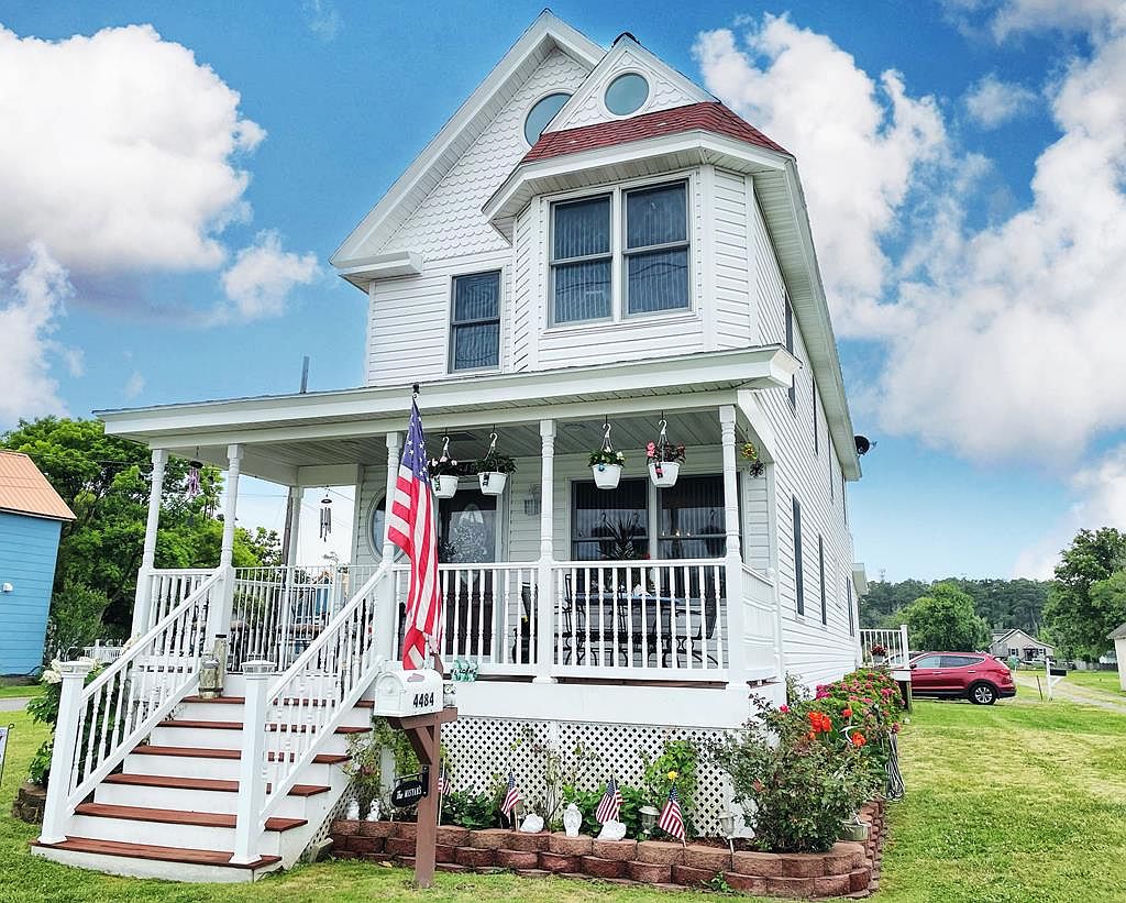 4484 Main St, Chincoteague, VA 23336 Zillow