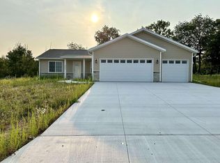 1575 Rotary St, Waupaca, WI 54981