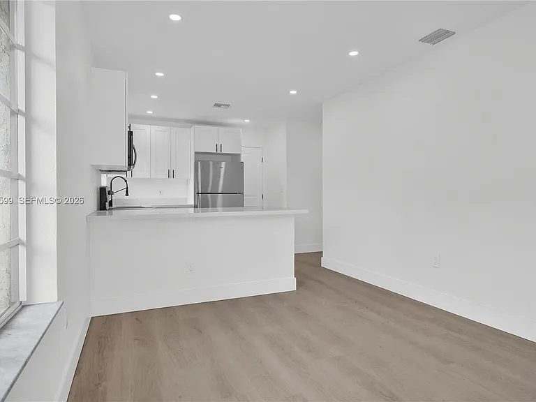 3430 NW 10th Ave #3430 — Photo 4