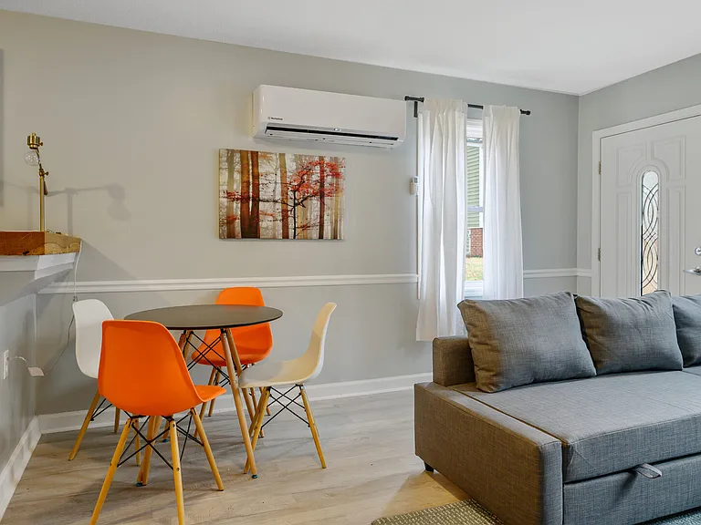 Red Oak Ave — Photo 3