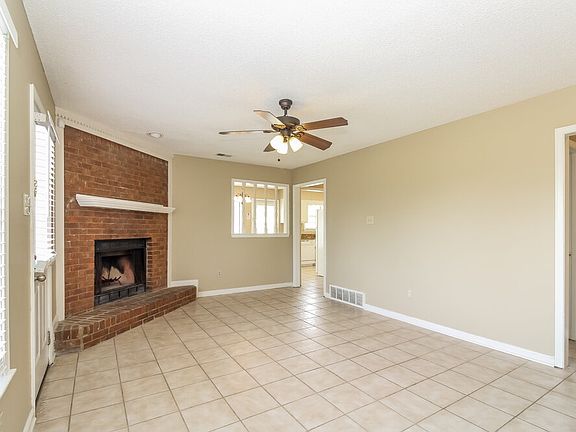 5th image of 2185 Longlane Dr