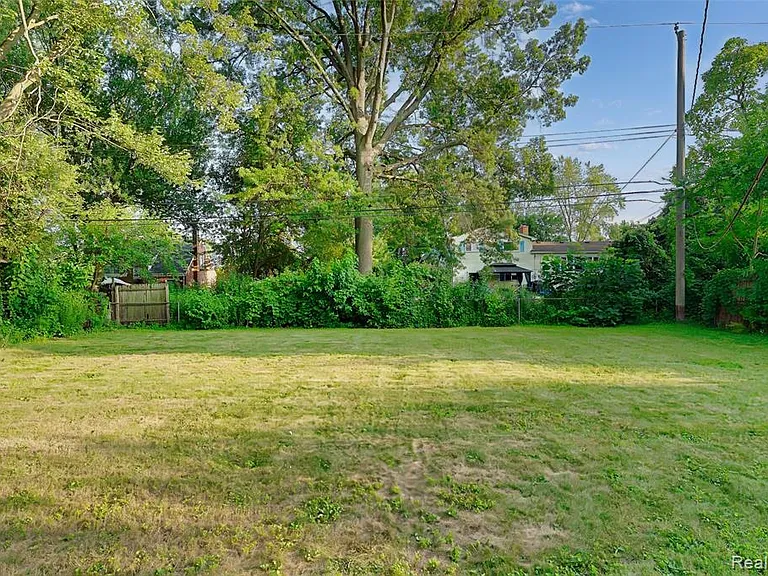 31979 Kathryn St — Photo 10