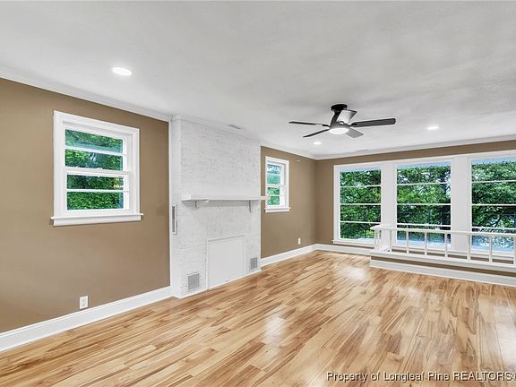 5th image of 108 Buckingham Ave