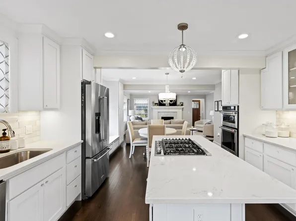 109 W Schreyer Pl, Columbus, OH 43214