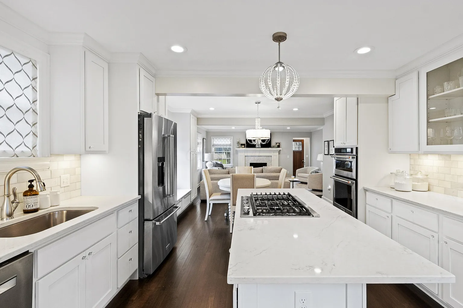 109 W Schreyer Pl photo 1