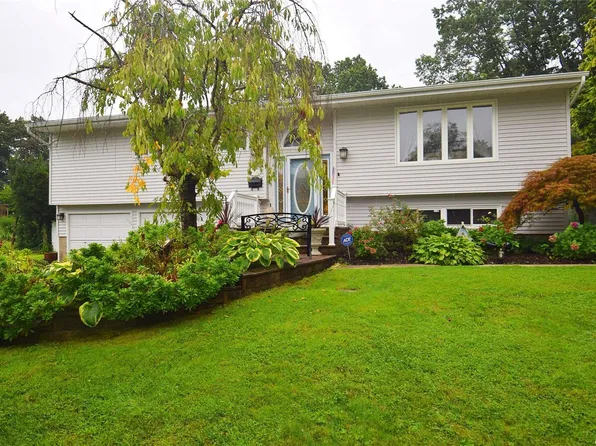 55 Lauren Avenue, Dix Hills, NY 11746