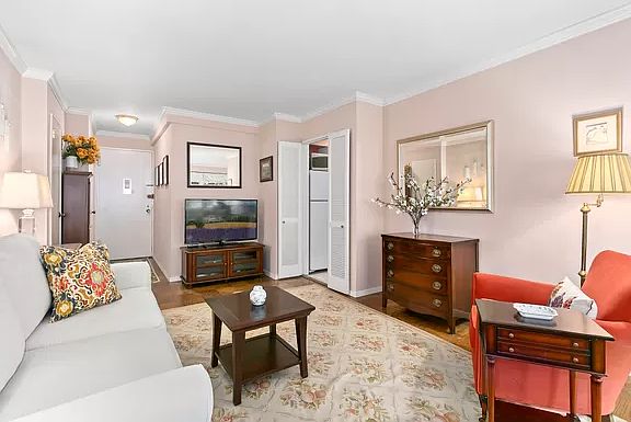 2nd image of 520 E 76th St APT 4A