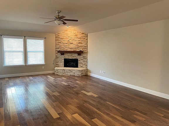 5th image of 8517 Hornbeam Dr