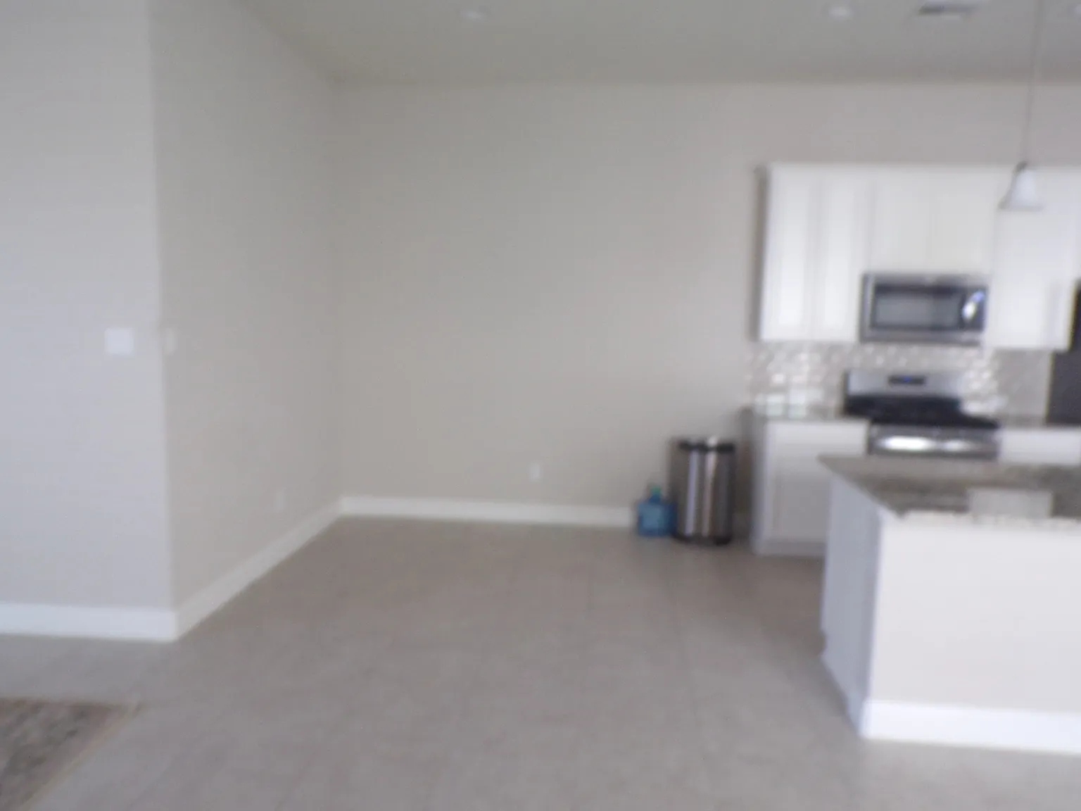 3 bed, 1831 sqft, $2,000 — Photo 4