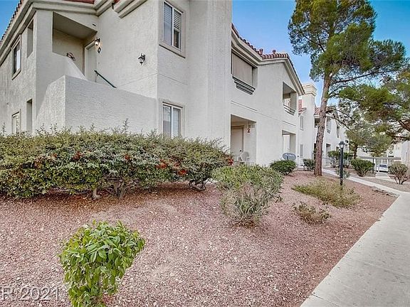 2nd image of 816 Yacht Harbor Dr Unit 102