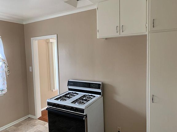 4th image of 1501 W Alameda Ave APT A
