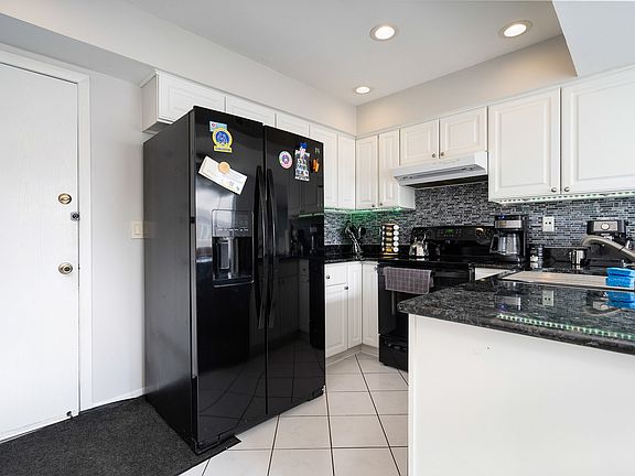 2nd image of 15308 Treetop Dr APT 3A