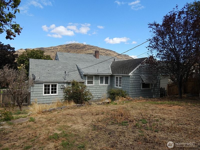 4th image of 308 Stevens Avenue