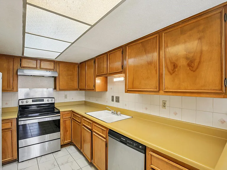 8379 La Roche Ln — Photo 11