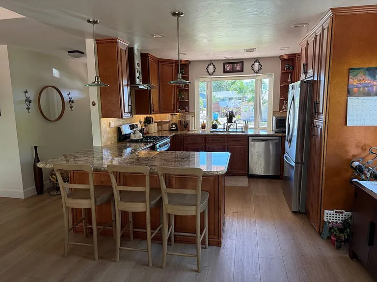6246 Decanture St — Photo 11