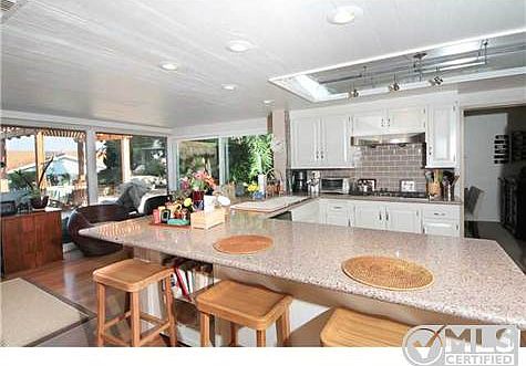 3rd image of 6693 Bluefield Ct