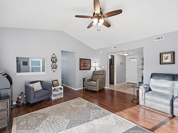 3rd image of 7709 Bayhill Dr