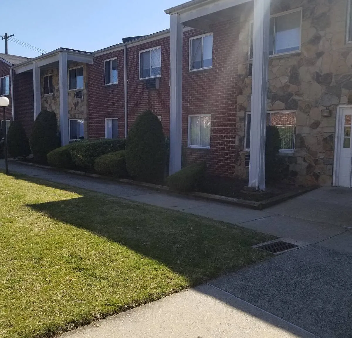 2 bed, 1.0 bath, 790 sqft, $2,500 — Photo 2